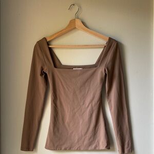 Aritzia Babaton Contour Squareneck Longsleeve